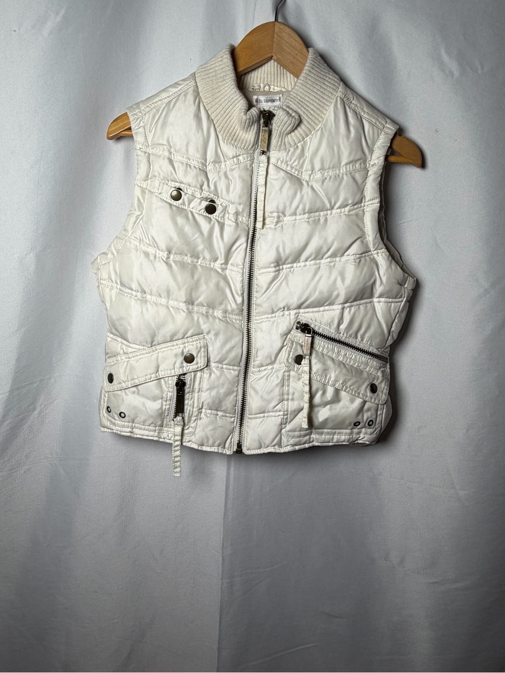 No Boundaries White Quilted Sleeveless Puffer Vest